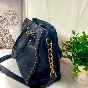 Michael kors purse. Black/gold.